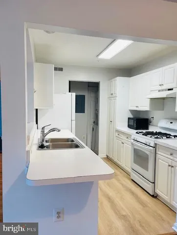 $2,500 | 10010 Vanderbilt Circle, Unit 119, Rockville, MD 20850