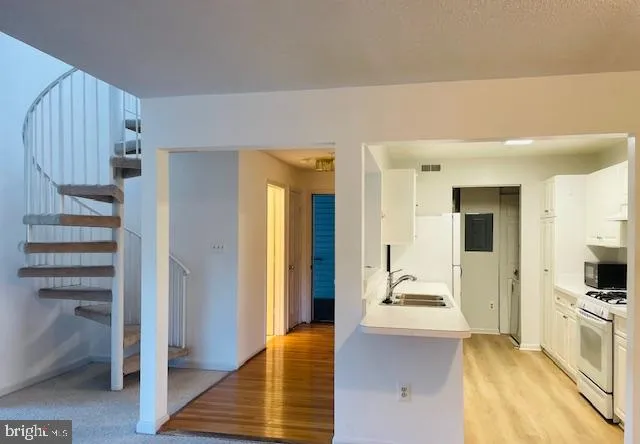 $2,500 | 10010 Vanderbilt Circle, Unit 119, Rockville, MD 20850