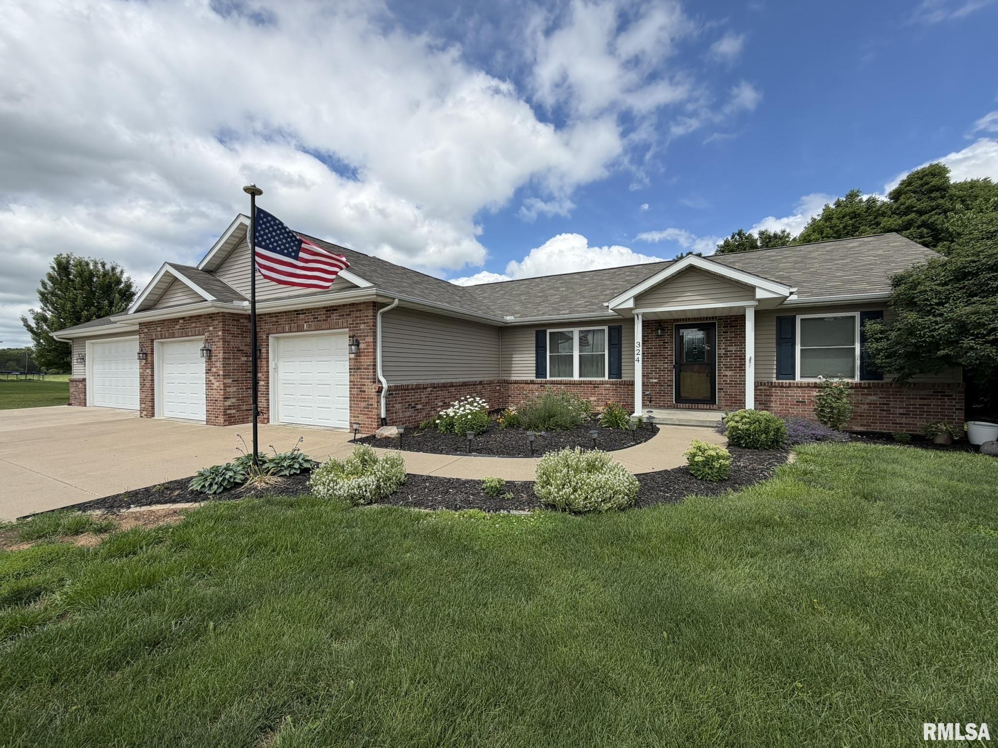 324 Casey Road Farmington, IL 61531 - Photo 13 of 68