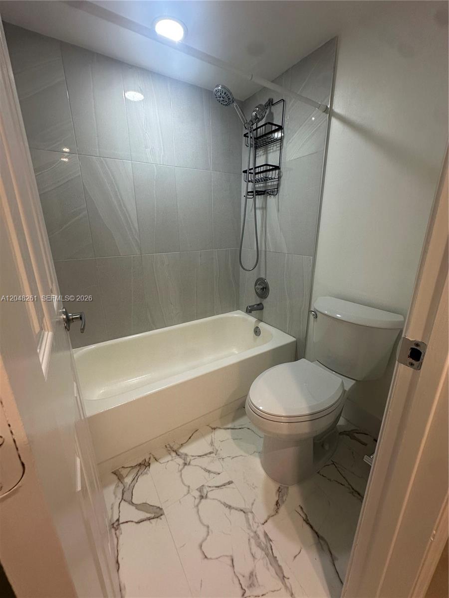 10425 Southwest 112th Avenue, Unit 215 Miami, FL 33176 - Photo 19 of 22