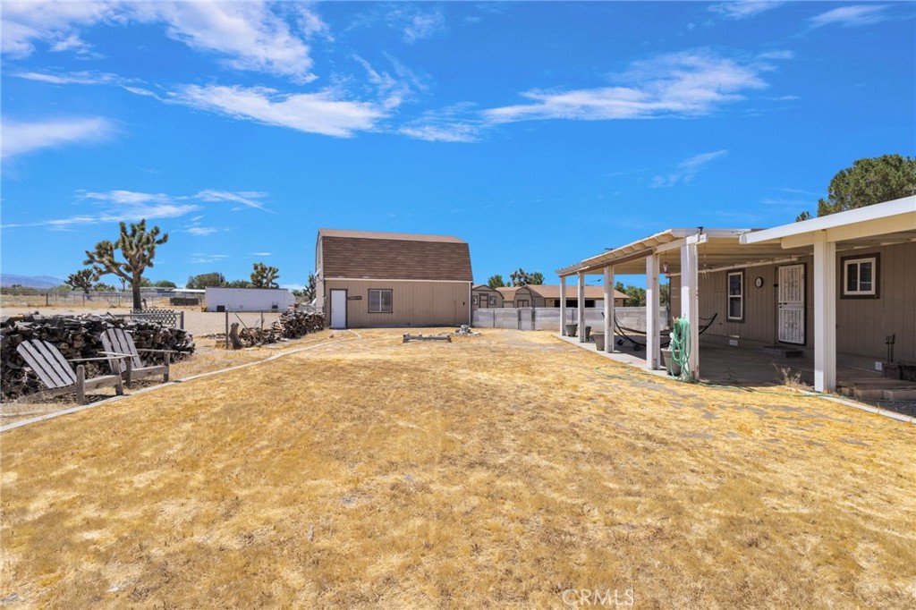 3183 Mcmillen Road Phelan, CA 92371 - Photo 17 of 64