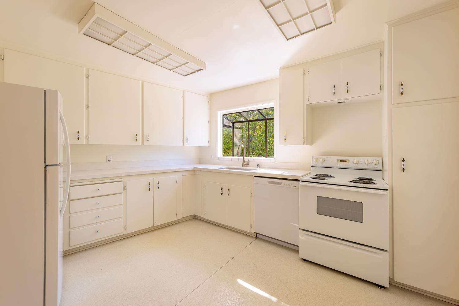 212 Foothill Road Ojai, CA 93023 - Photo 22 of 31