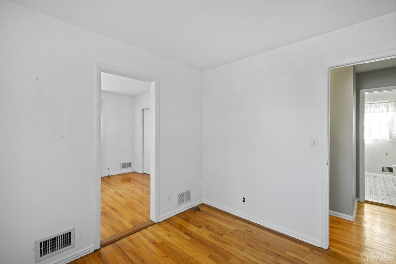 7 Garside Place Clark, NJ 07066 - Photo 24 of 34 a view of room