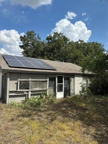 a front view of house with yard