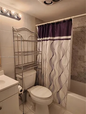$1,900 | 681 South Hollybrook Drive, Unit 110, Pembroke Pines, FL 33025