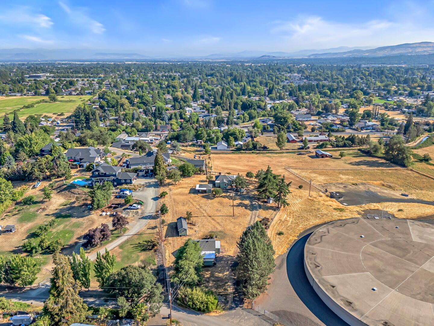 1324 Vawter Road Medford, OR 97501 - Photo 53 of 59 DJI_20250813091457_0007_D