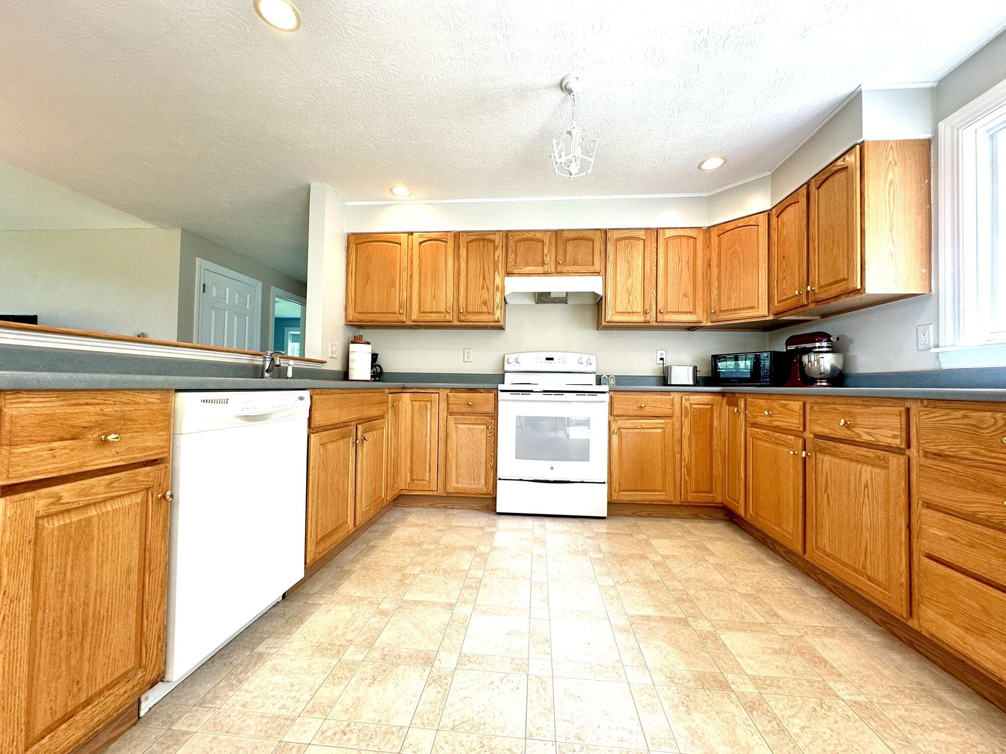 31 Hazen Drive Springvale, ME 04083 - Photo 26 of 53 IMG_3323