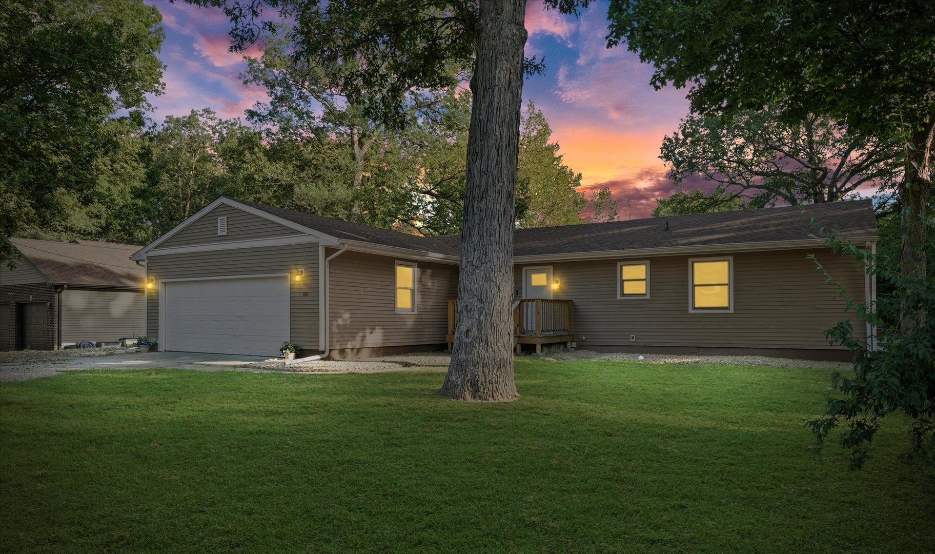 1101 East Pin Oak Drive Mahomet, IL 61853 - Photo 3 of 57