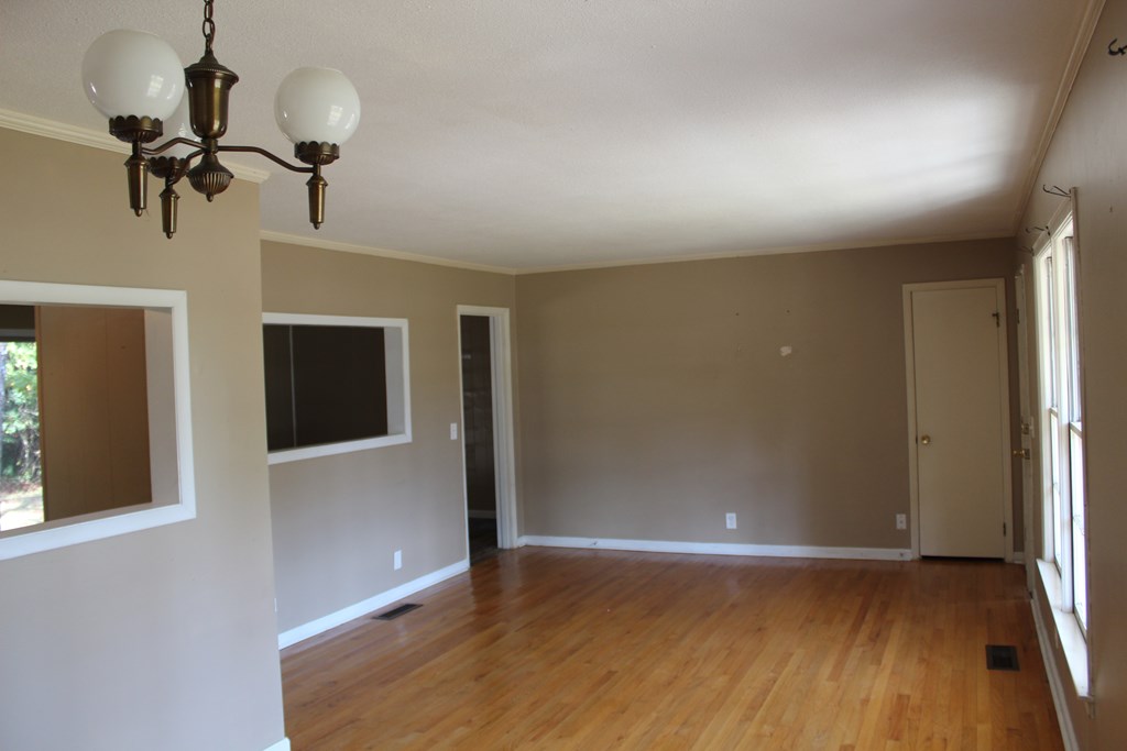 1616 Randall Road Dothan, AL 36303 - Photo 4 of 15 Living room/dining