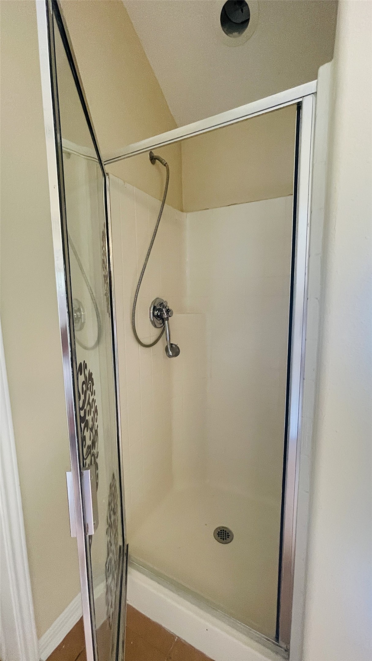 6805 Cromarty Lane Austin, TX 78754 - Photo 13 of 18 a bathroom with a shower