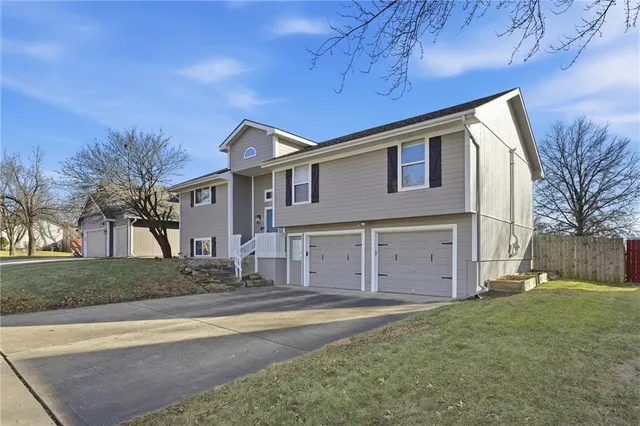 $349,950 | 709 Feldspar Street, Kearney, MO 64060