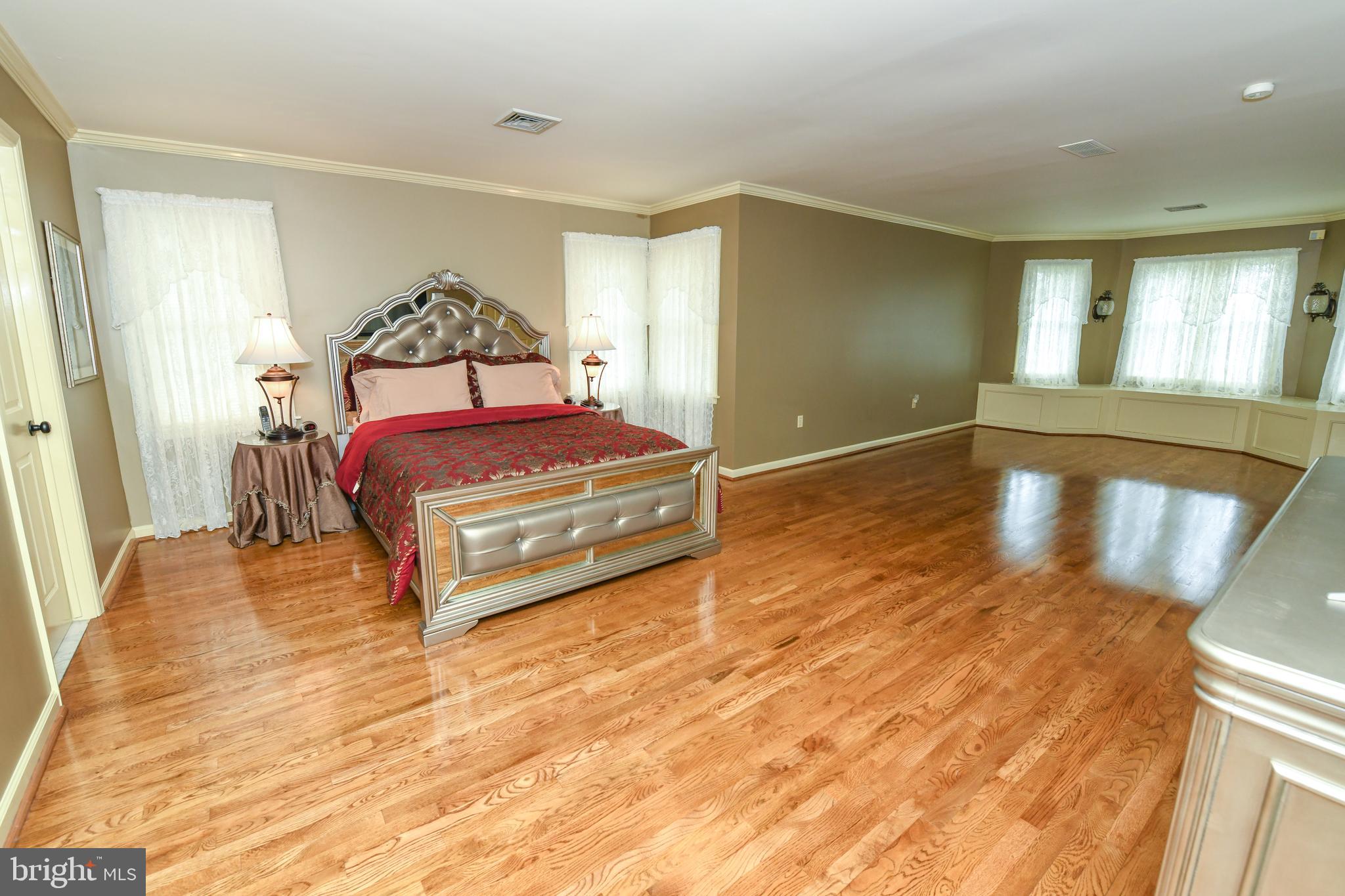 1413 Huntingdon Road Abington, PA 19001 - Photo 19 of 38