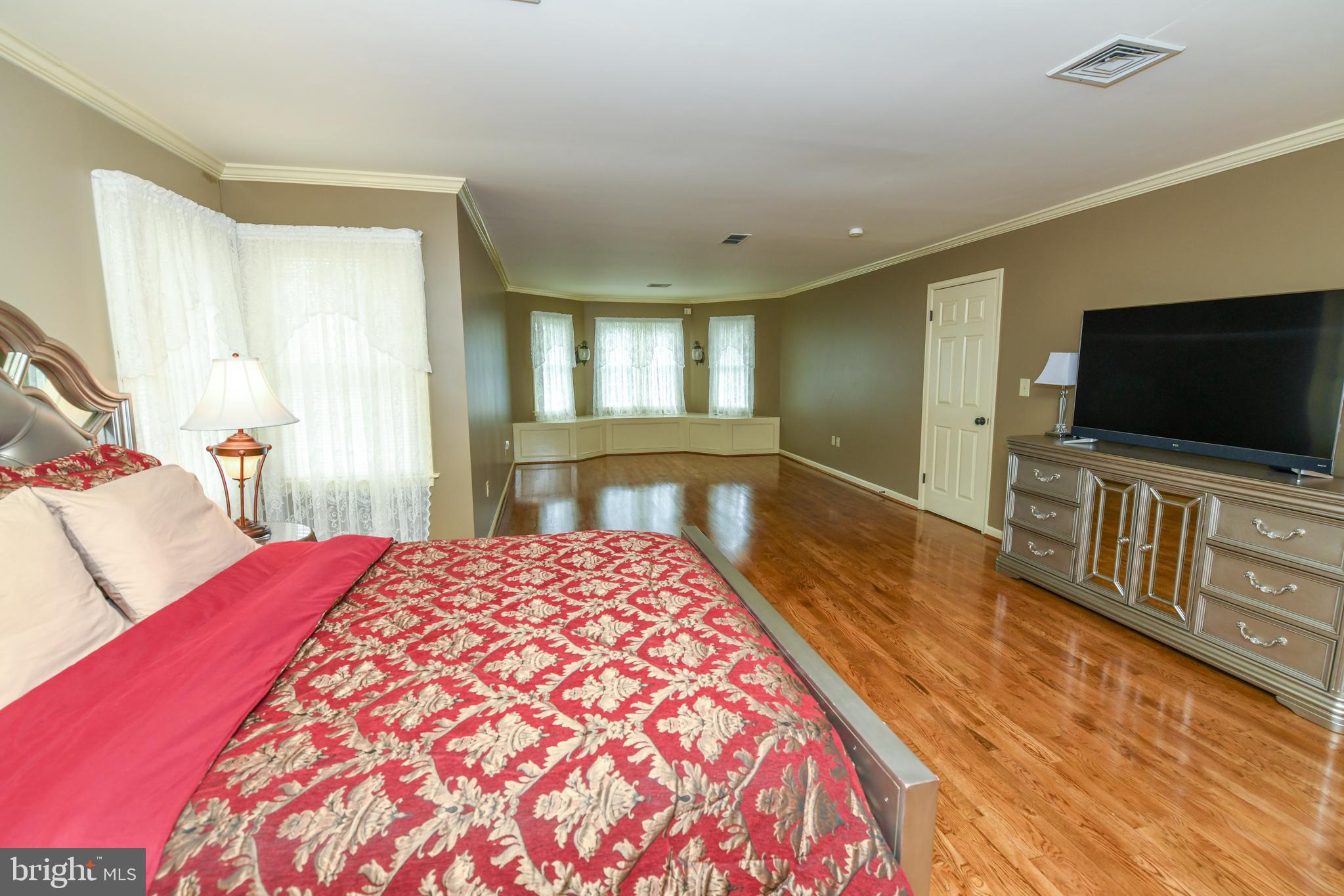 1413 Huntingdon Road Abington, PA 19001 - Photo 20 of 38