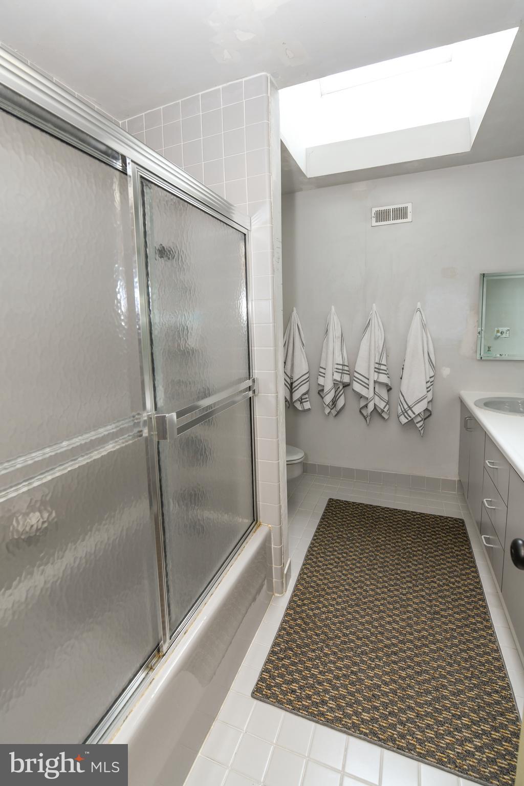 1413 Huntingdon Road Abington, PA 19001 - Photo 26 of 38