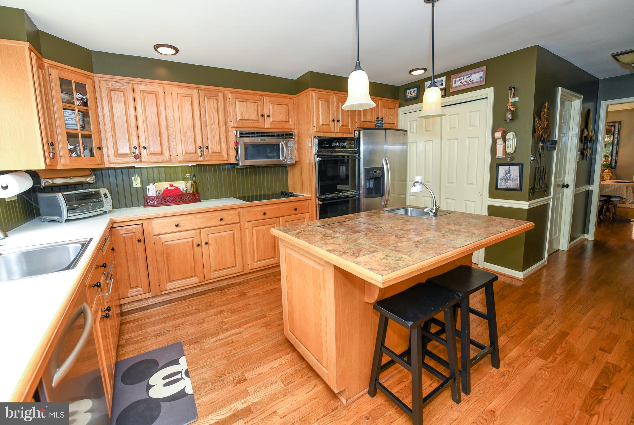 1413 Huntingdon Road Abington, PA 19001 - Photo 8 of 38