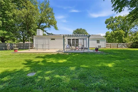 $350,000 | 1001 North Walker Lane, Olathe, KS 66061