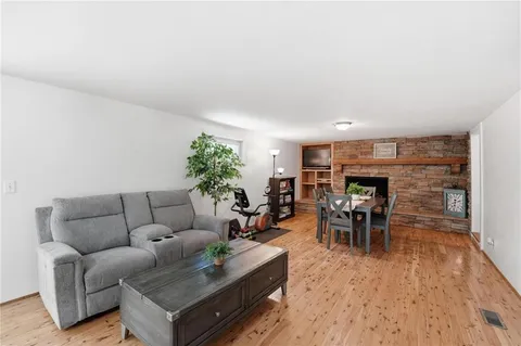 $350,000 | 1001 North Walker Lane, Olathe, KS 66061