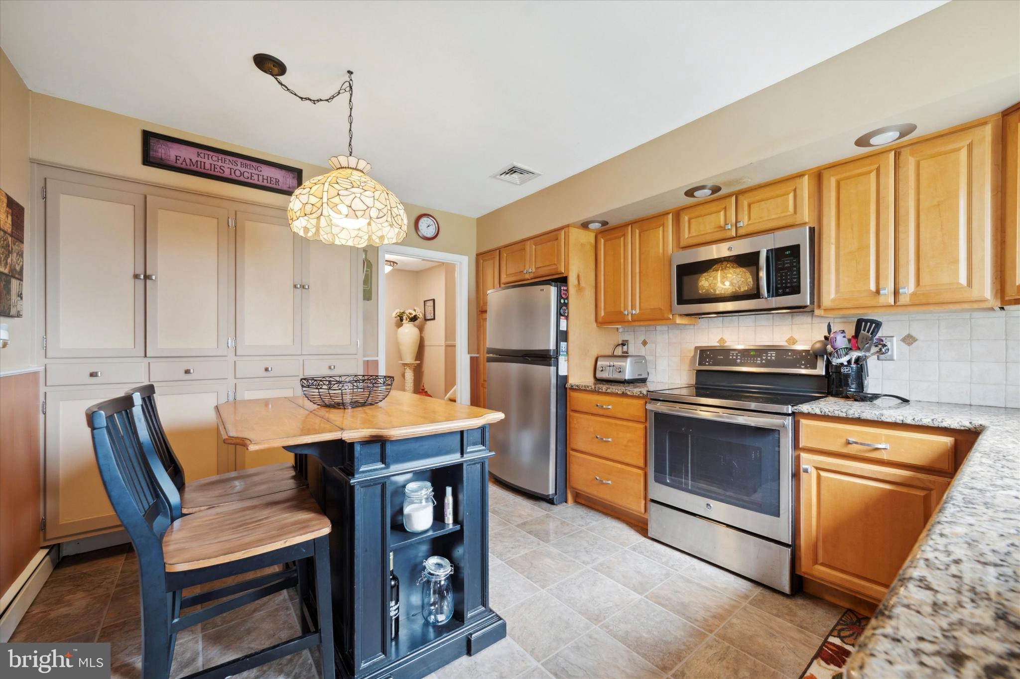 110 Bella Drive Broomall, PA 19008 - Photo 11 of 35 Kitchen