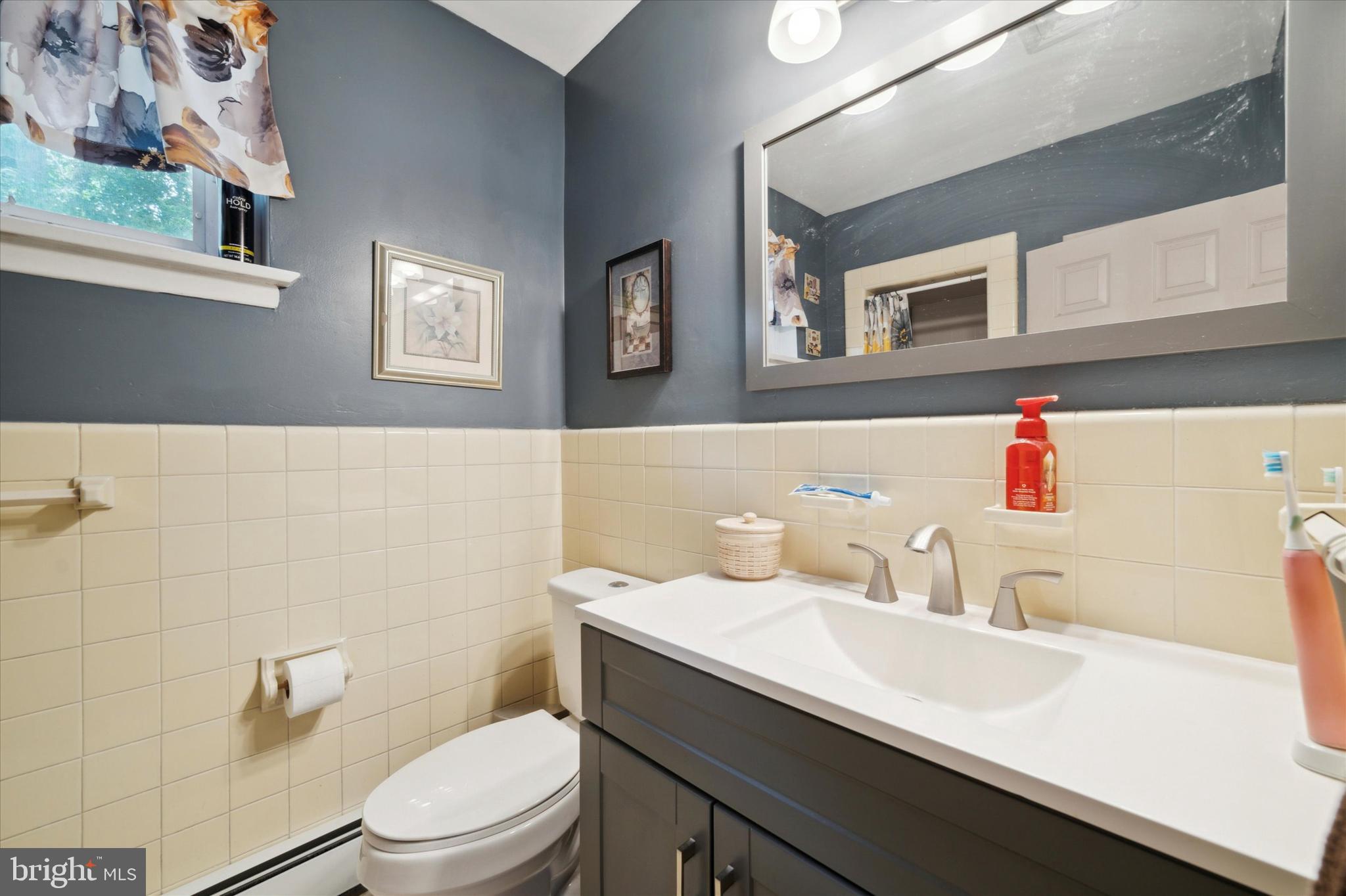 110 Bella Drive Broomall, PA 19008 - Photo 15 of 35 Master Bath