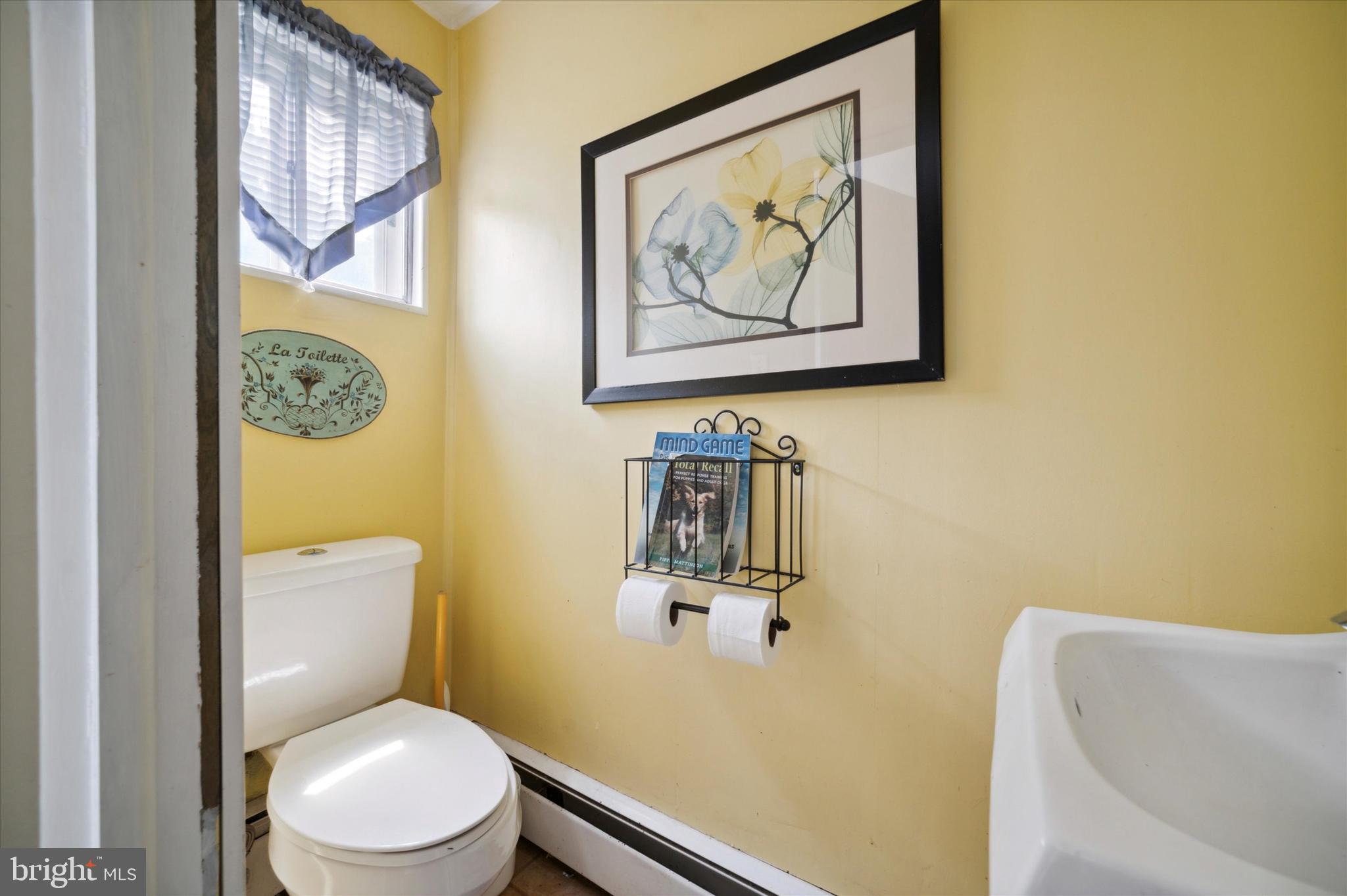 110 Bella Drive Broomall, PA 19008 - Photo 27 of 35 Powder Room