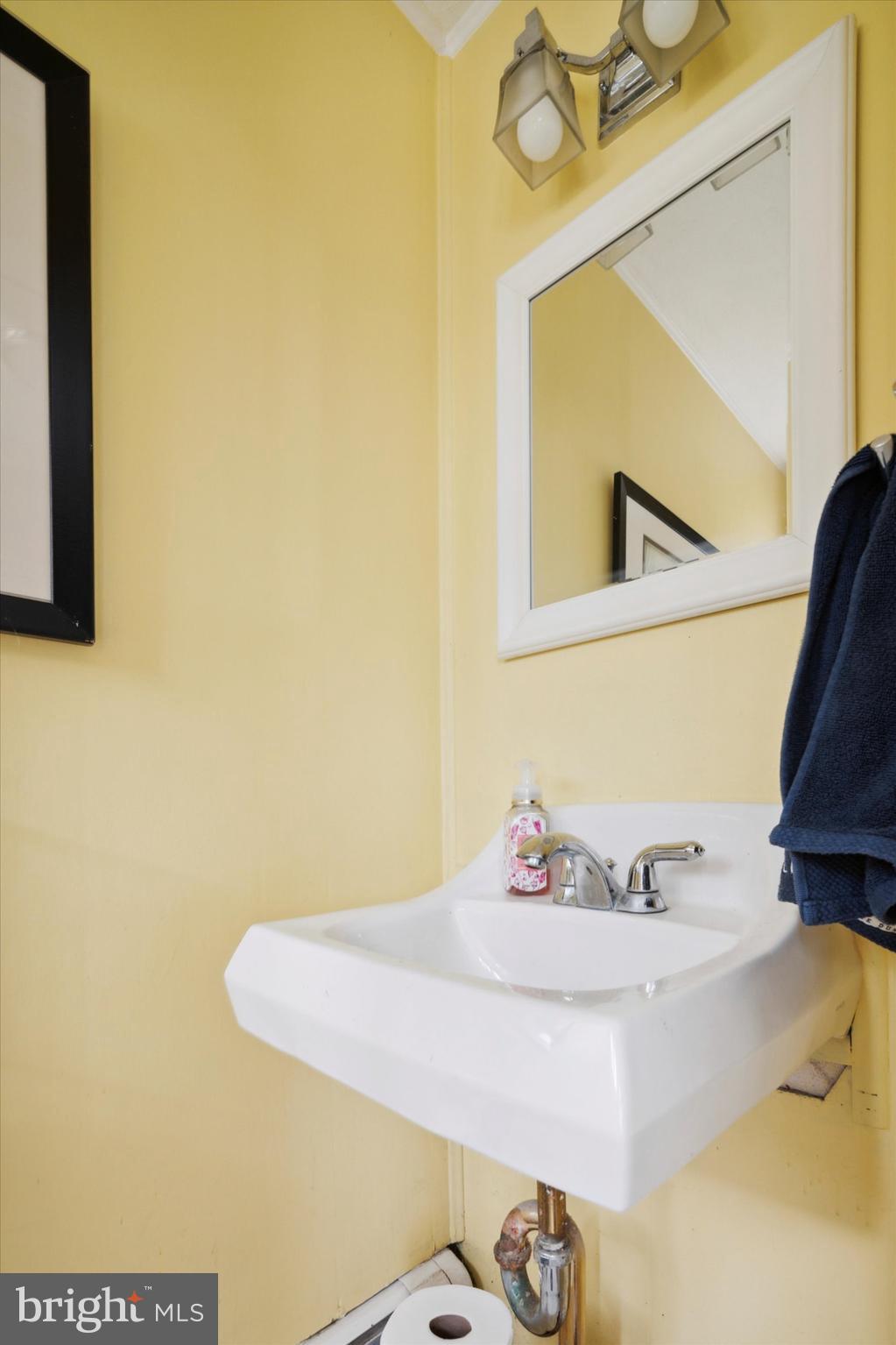 110 Bella Drive Broomall, PA 19008 - Photo 28 of 35 Powder Room