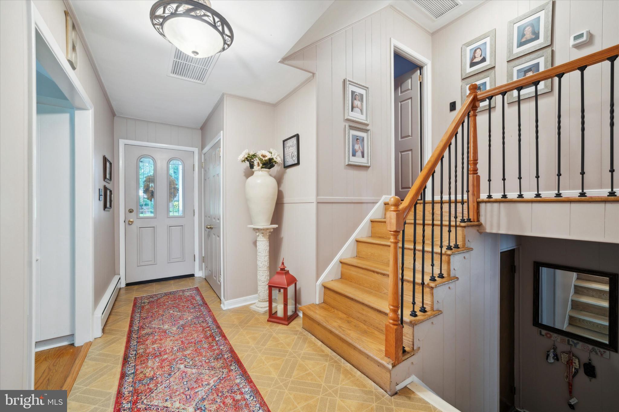 110 Bella Drive Broomall, PA 19008 - Photo 5 of 35 Foyer Entrance