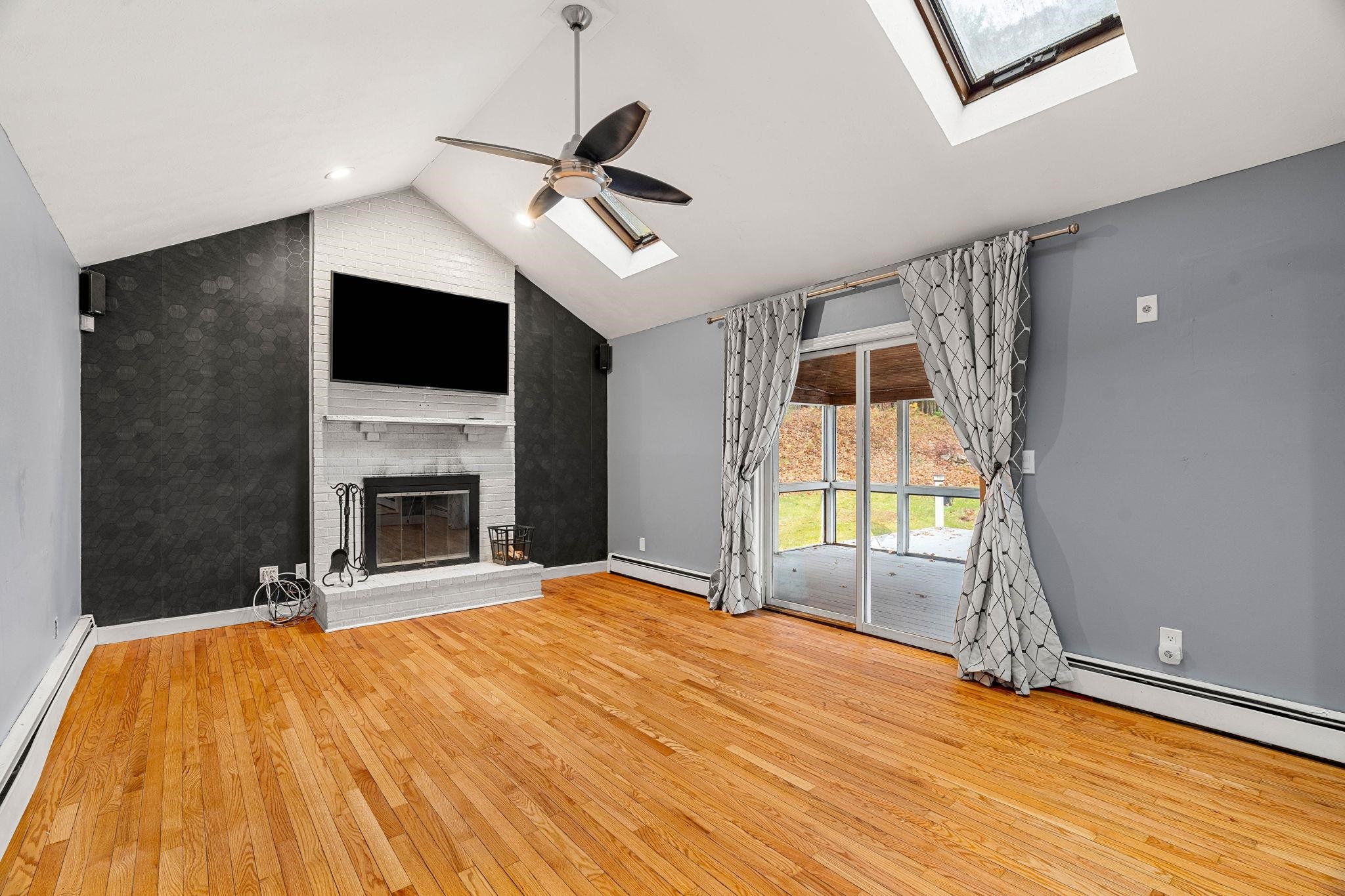 18 Lorri Road Derry, NH 03038 - Photo 12 of 37