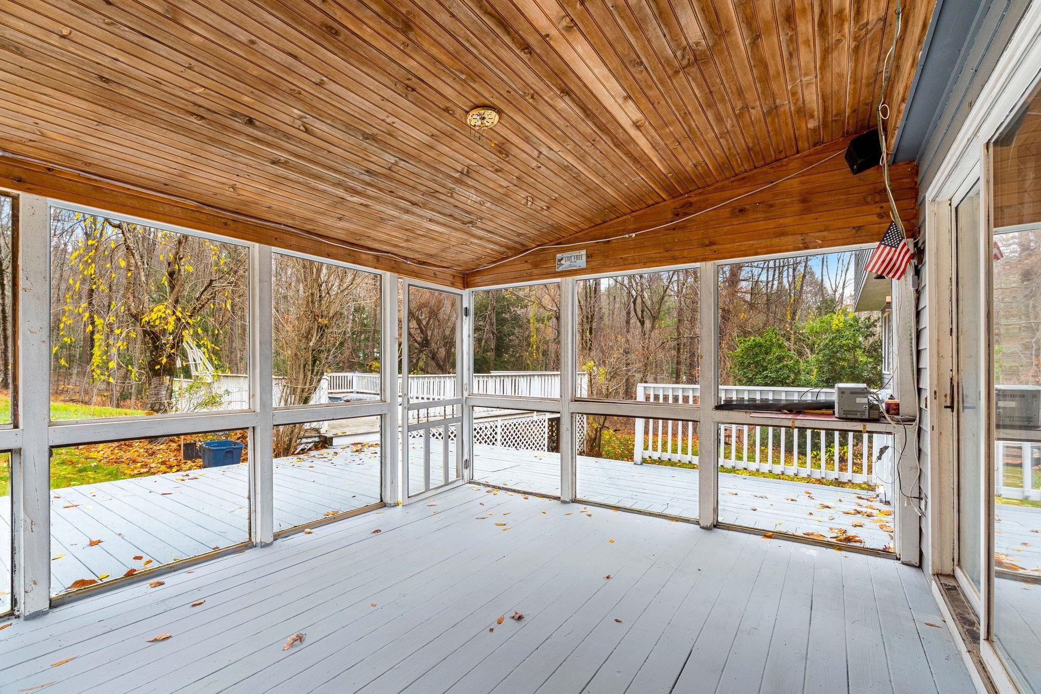 18 Lorri Road Derry, NH 03038 - Photo 21 of 37