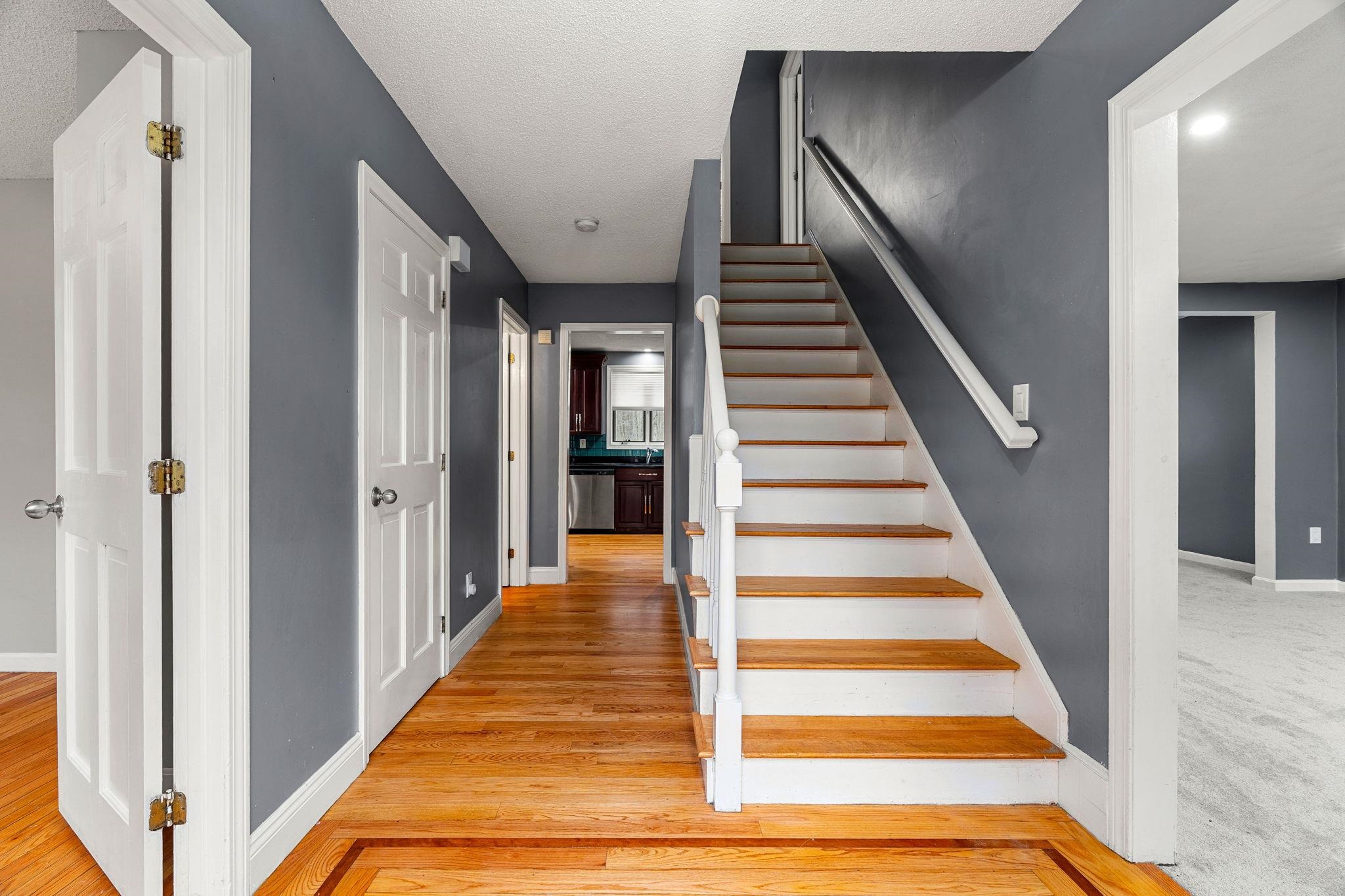 18 Lorri Road Derry, NH 03038 - Photo 22 of 37