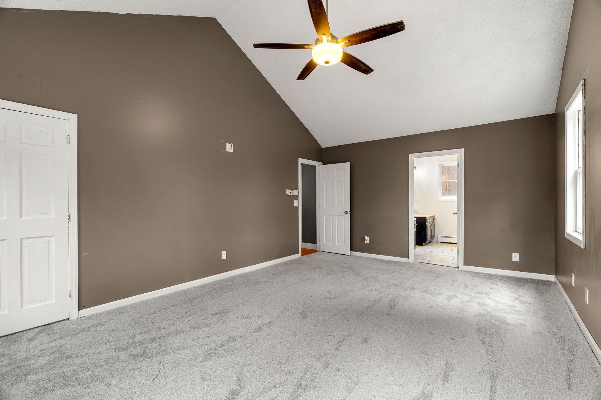 18 Lorri Road Derry, NH 03038 - Photo 24 of 37