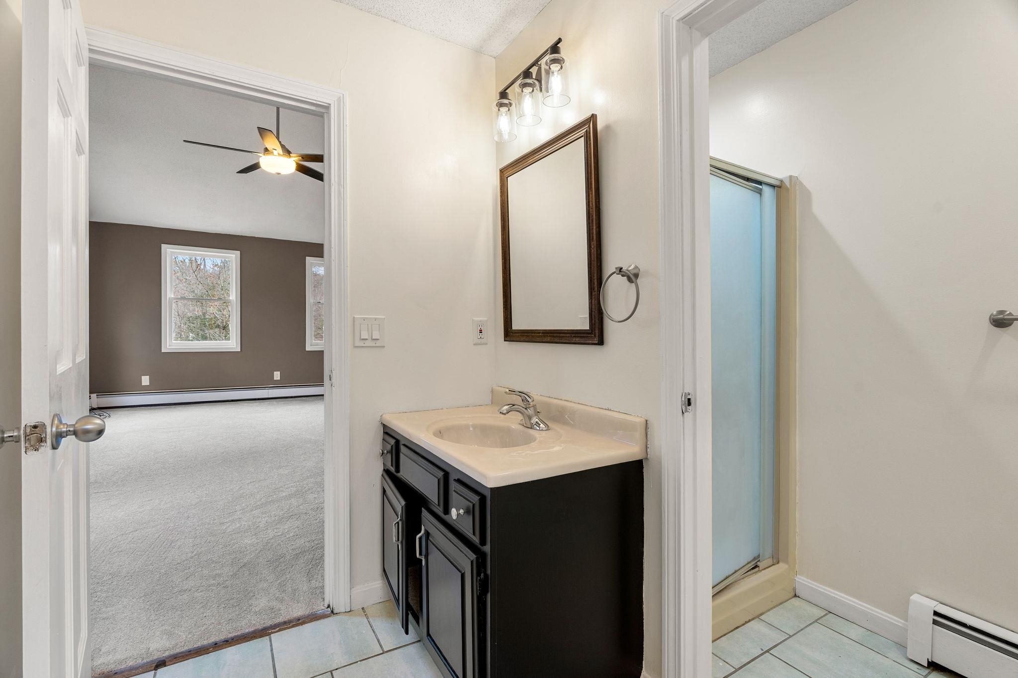 18 Lorri Road Derry, NH 03038 - Photo 27 of 37