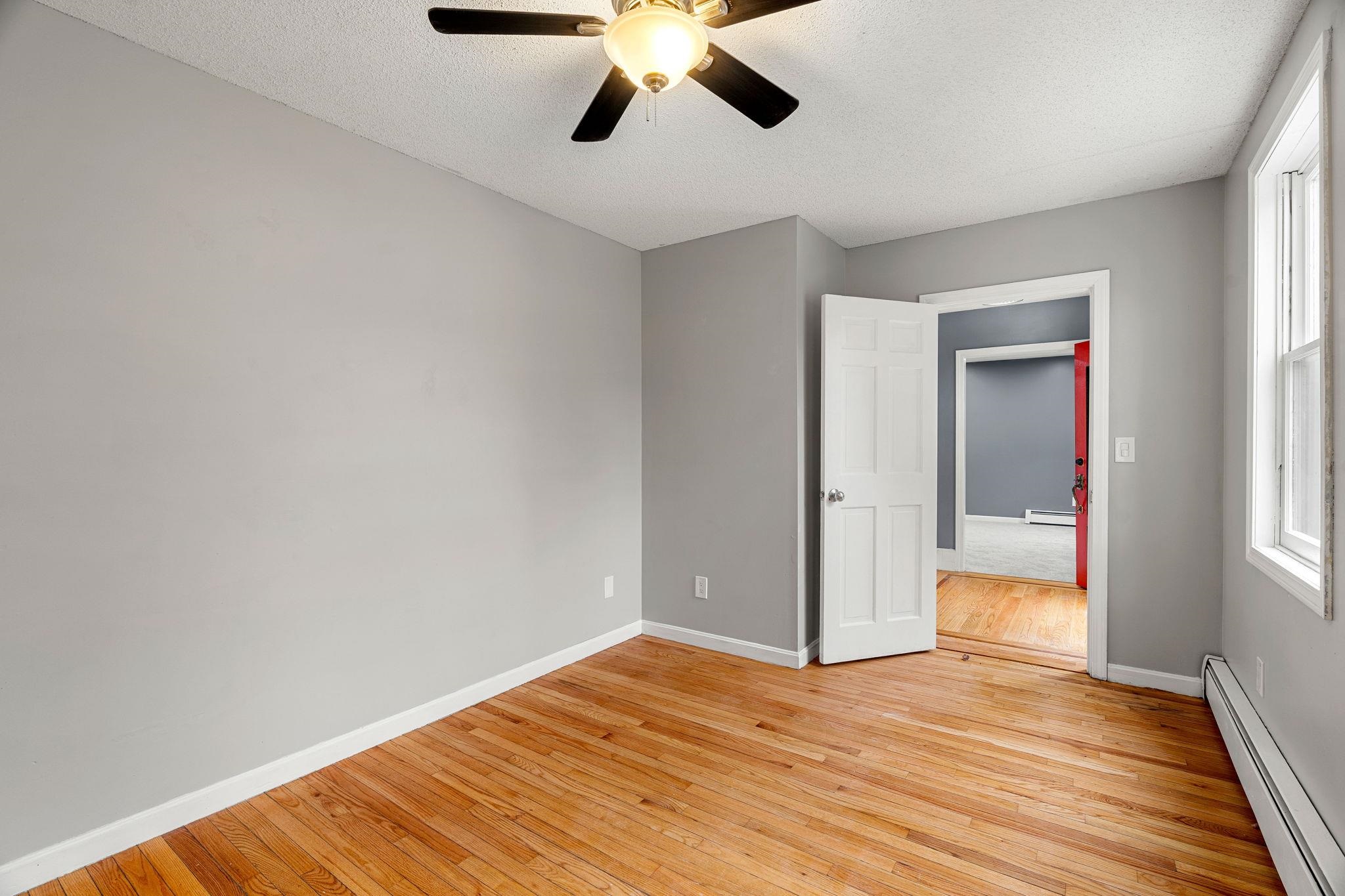 18 Lorri Road Derry, NH 03038 - Photo 29 of 37