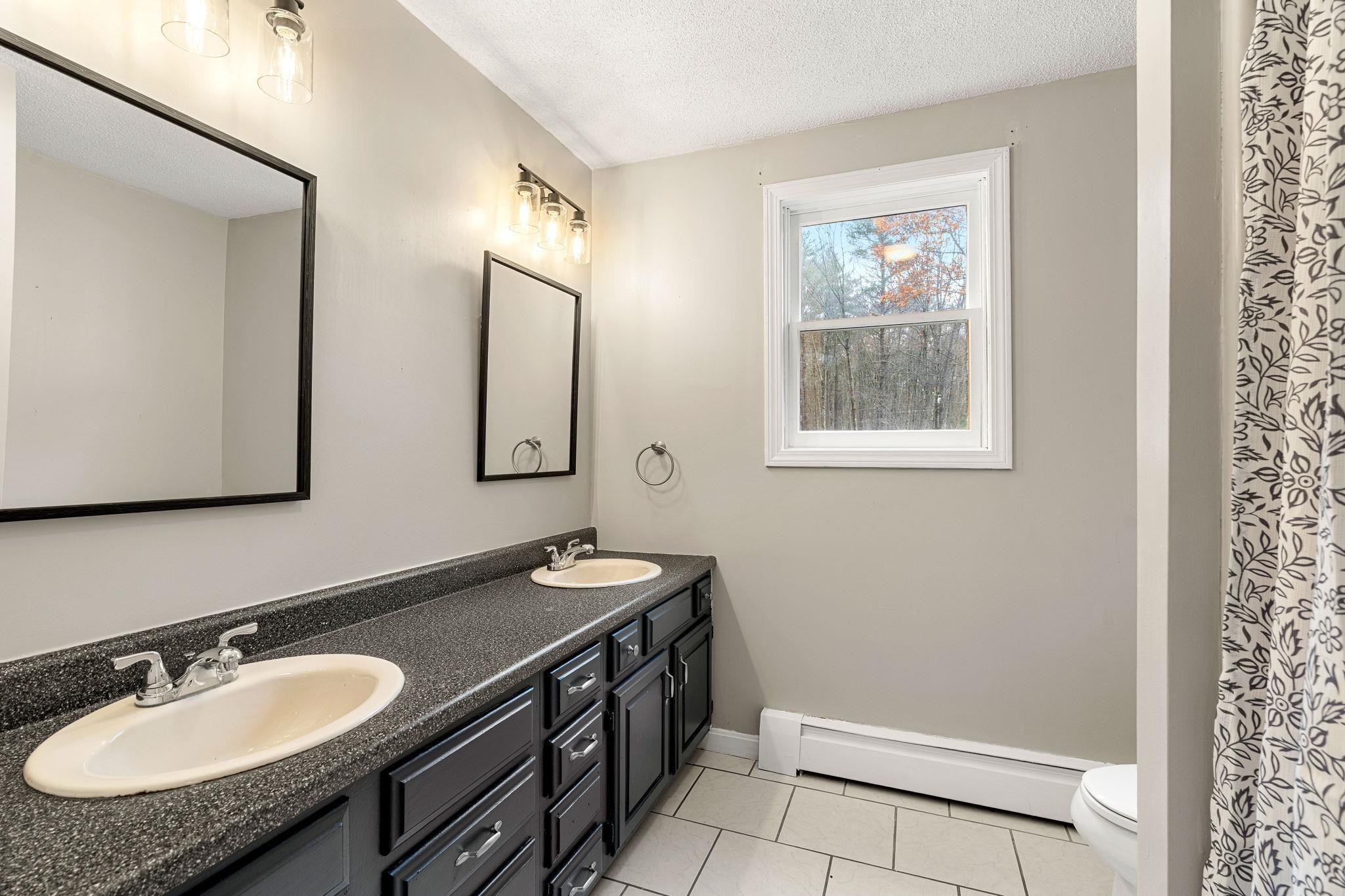 18 Lorri Road Derry, NH 03038 - Photo 30 of 37