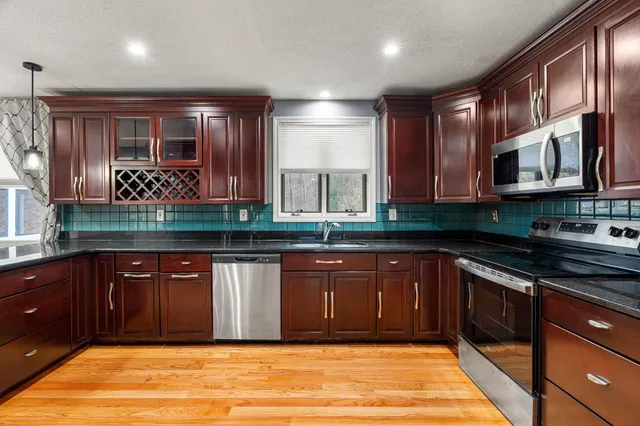 $710,000 | 18 Lorri Road, Derry, NH 03038