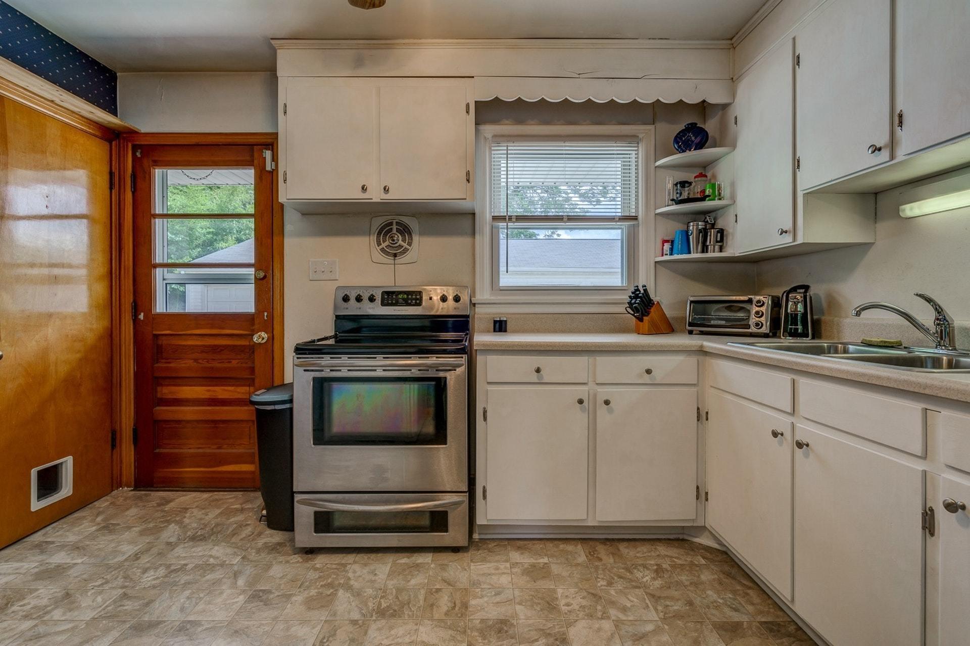 6613 Wendover Road Roanoke, VA 24019 - Photo 12 of 30 010-319110-6613 Wendover Road 10_7945904