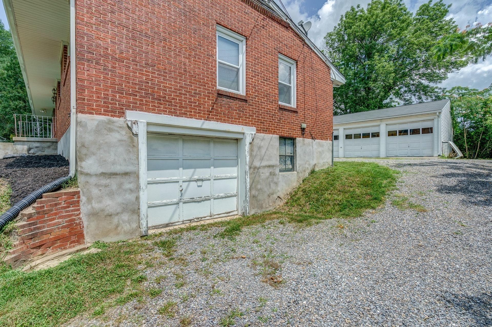 6613 Wendover Road Roanoke, VA 24019 - Photo 30 of 30 027-319110-6613 Wendover Road 27_7945921