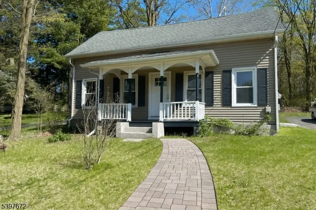 $2,700 | 606 Hardyston Ville Road, Franklin, NJ 07416
