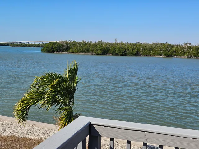 $550,000 | 238 Harbor Place North, Goodland, FL 34140