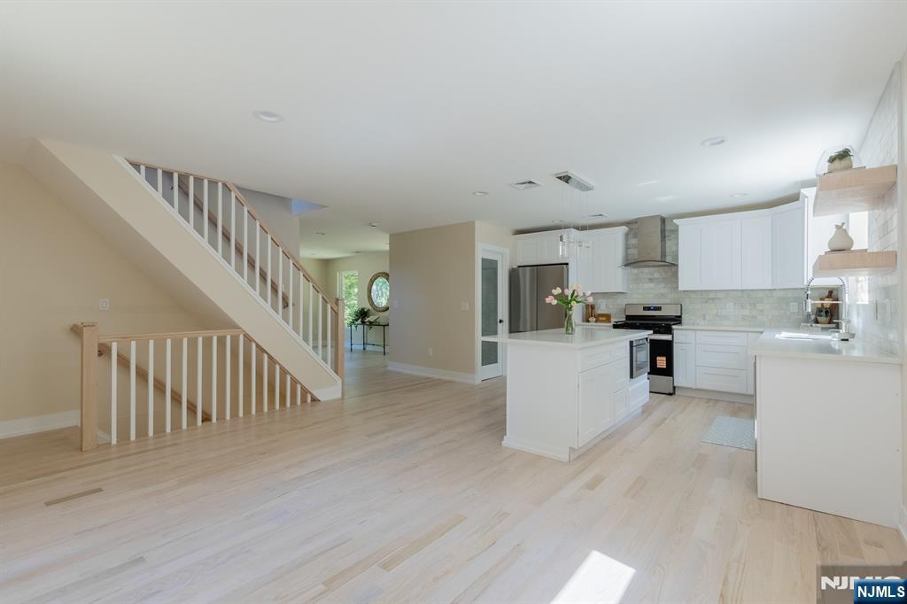 61 Nomoco Road Freehold, NJ 07728 - Photo 4 of 36 Gallery Image 4