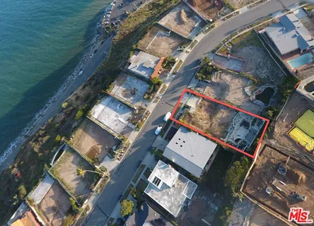 $2,100,000 | 18421 Coastline Drive, Malibu, CA 90265
