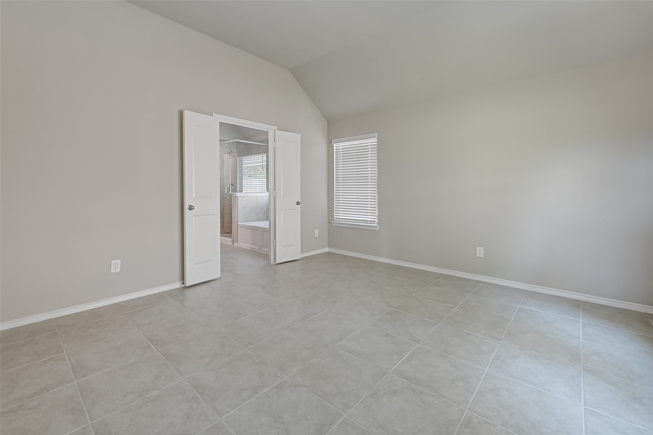 32037 Towering Birch Trail Conroe, TX 77385 - Photo 15 of 38 a view of an empty room and closet area