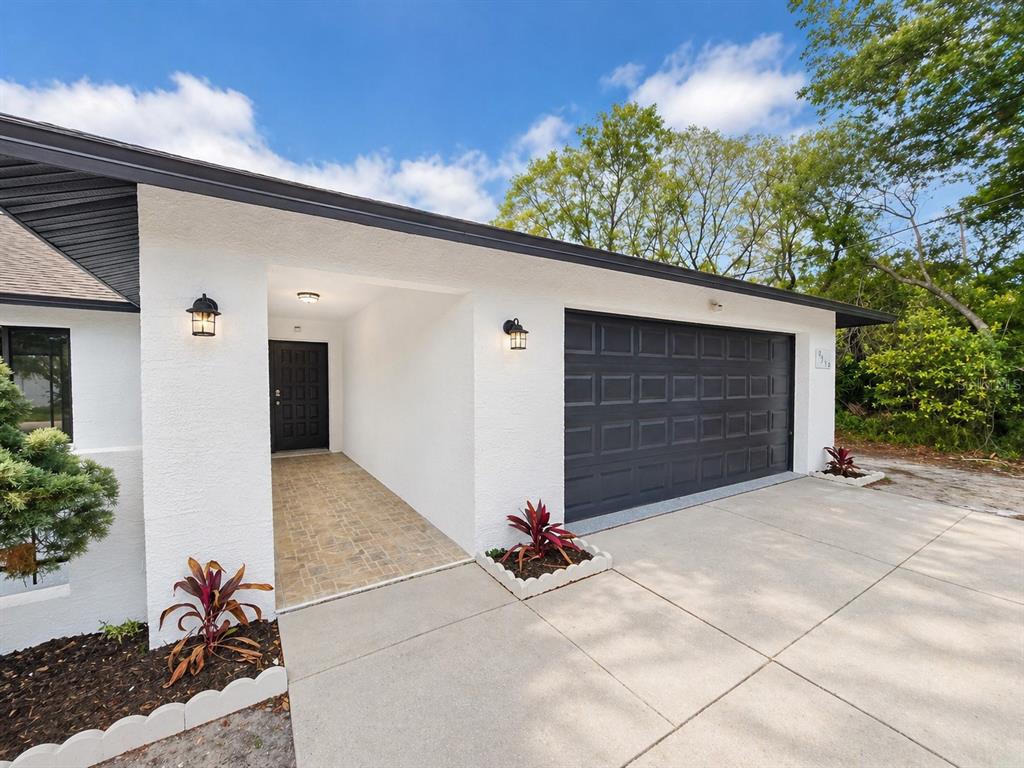 6310 Shalimar Avenue Spring Hill, FL 34608 - Photo 2 of 34