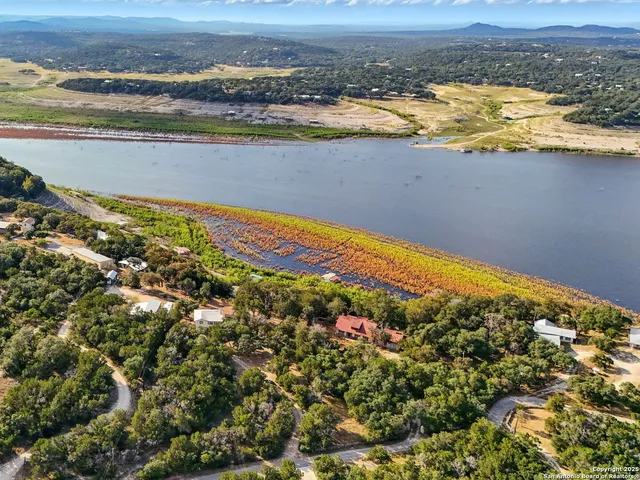 $450,000 | 550 County Road 262, Mico, TX 78056