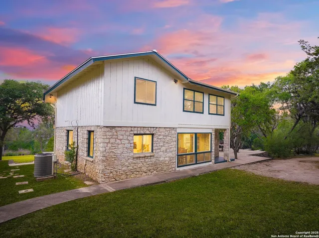 $450,000 | 550 County Road 262, Mico, TX 78056