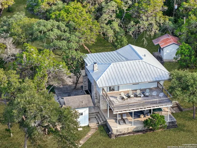 $450,000 | 550 County Road 262, Mico, TX 78056