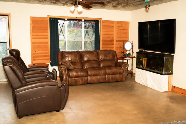 $225,000 | 300 North Wright Street, Poth, TX 78147