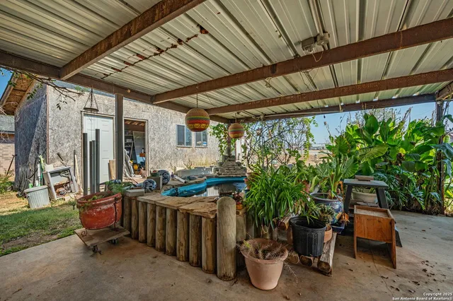 $225,000 | 300 North Wright Street, Poth, TX 78147