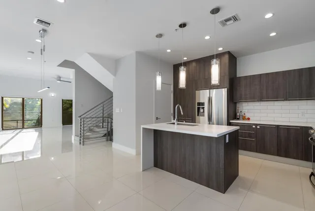 $999,000 | 180 Southeast 4th Terrace, Pompano Beach, FL 33060