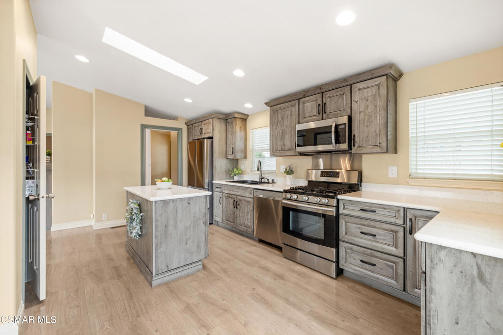 1202 Loma Drive, Unit 7 Ojai, CA 93023 - Photo 8 of 35