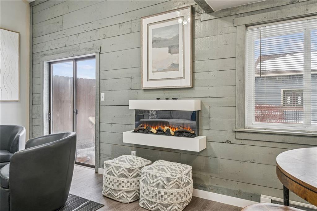 582 Maple Court Hidden Valley, PA 15502 - Photo 4 of 38 a living room with furniture and a window